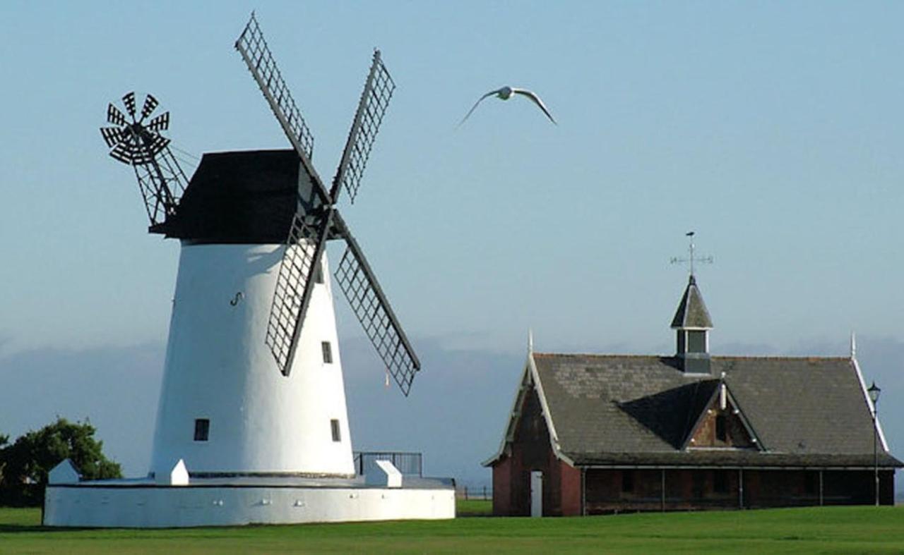 Poulton-le-Fylde Willow Lodge Hambleton מראה חיצוני תמונה