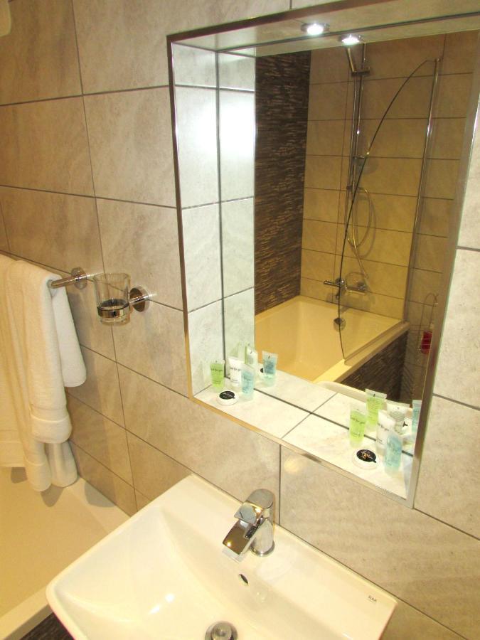 Poulton-le-Fylde Willow Lodge Hambleton מראה חיצוני תמונה